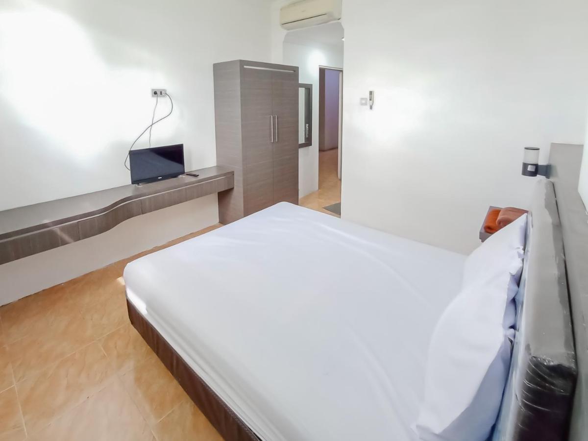 Reddoorz Syariah Near Q-Mall Banjarbaru Martapura  Экстерьер фото