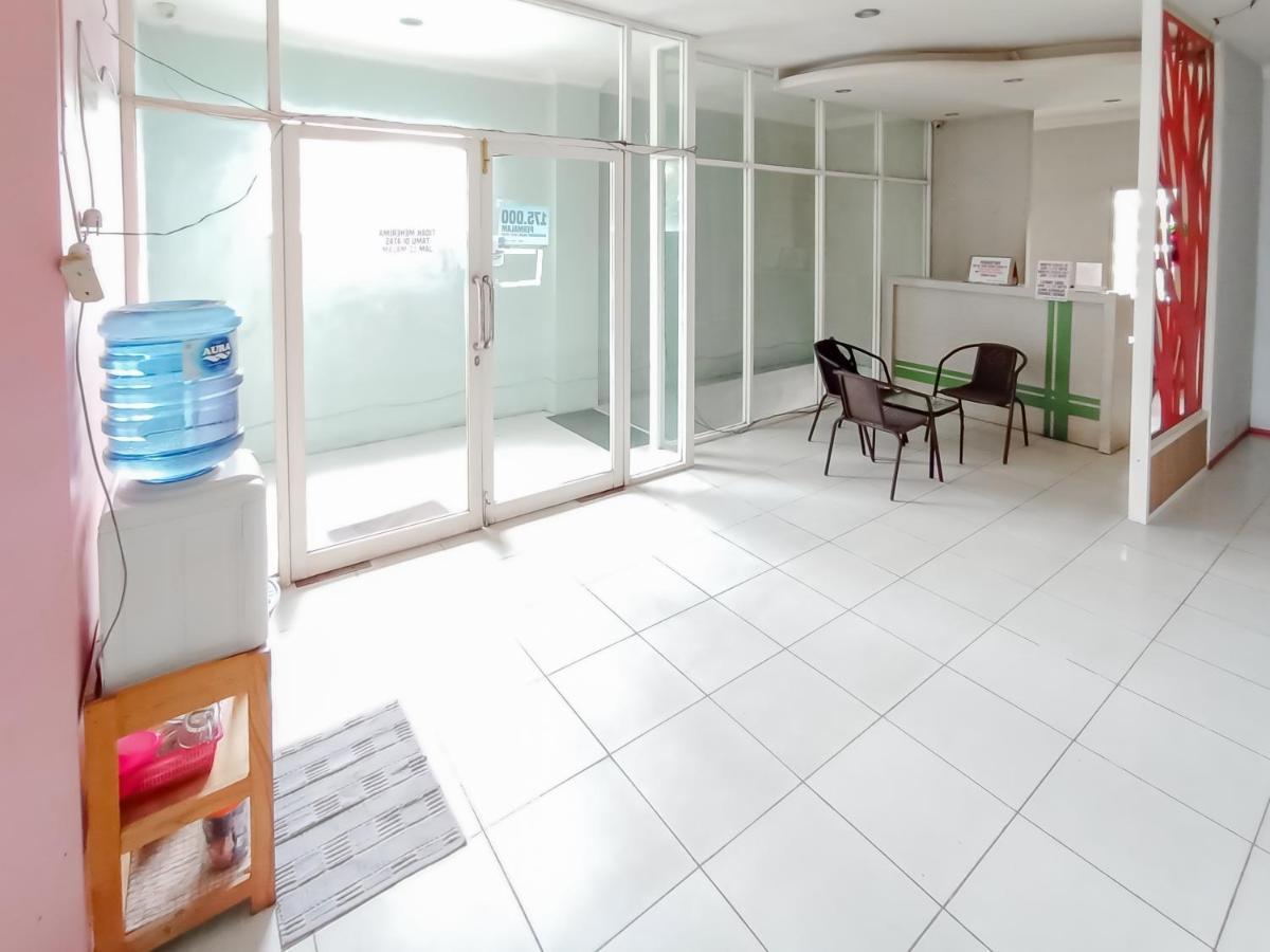 Reddoorz Syariah Near Q-Mall Banjarbaru Martapura  Экстерьер фото
